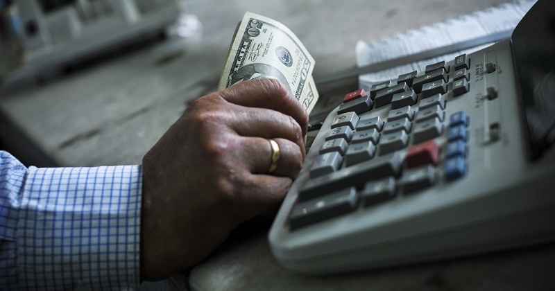 Bolivars Are Traded For Dollars At Barbosa, One Of The 285 "casas De Cambio" Or Currency Exchange Houses In Cucuta, Colombia.  Venezuelans Come To This Border Town To Trade Their Bolivares On The Colombian Open Market At The Venezuelan Black Market Rate.